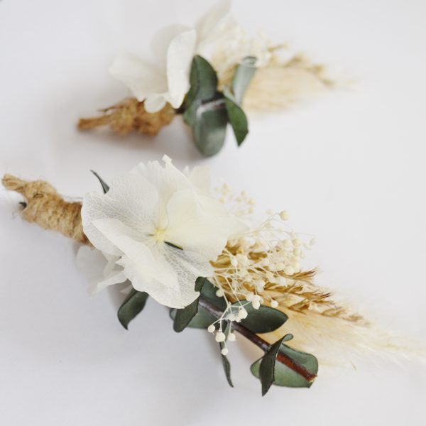 Boutonnière mariage eucalyptus, hortensias et pampa