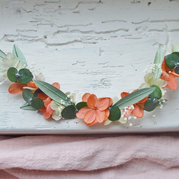 Demi couronne fleurs éternelles terracotta, vert sauge et feuilles d'olivier - bijoux mariage collection colorée Flamenco
